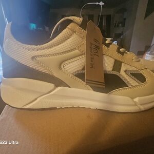 NEST Fragrances Men's Beige and Gray Athletic Sneakers